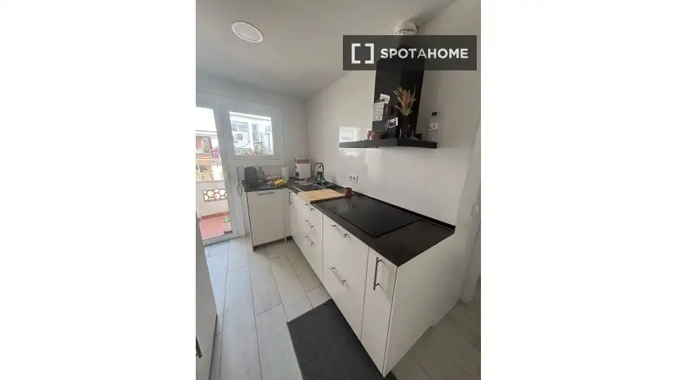 Kitchen of Flat for share in El Masnou  with Air Conditioner, Heating and Furnished