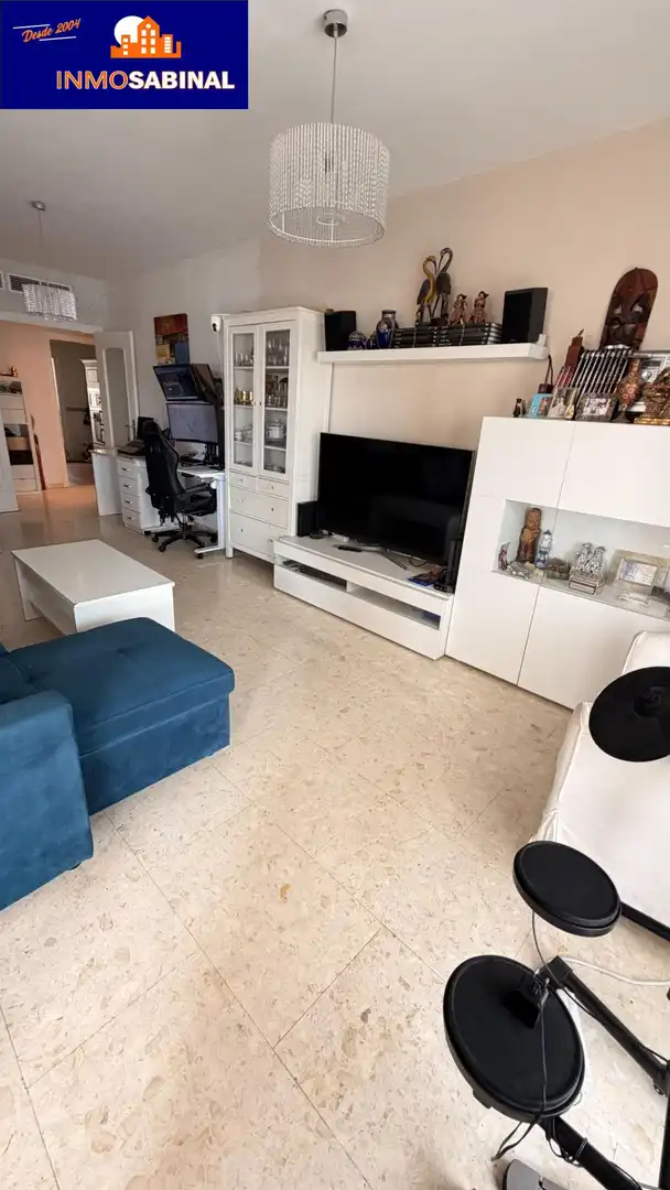 Sala de estar de Piso en venta en Roquetas de Mar con Aire acondicionado