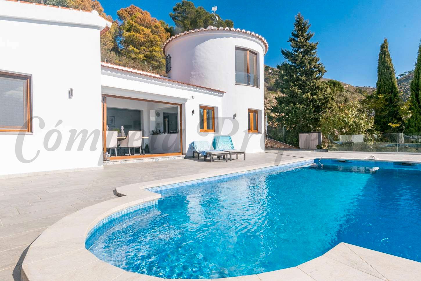 Vista exterior de Casa o xalet en venda en Cómpeta amb Aire condicionat, Calefacció i Terrassa