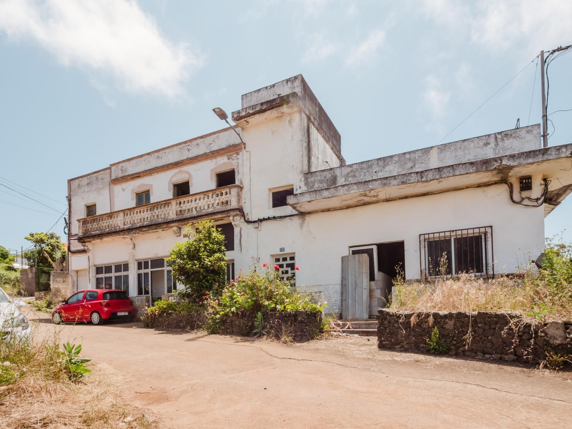 Vista exterior de Casa o xalet en venda en Moya (Las Palmas) amb Jardí privat, Terrassa i Balcó