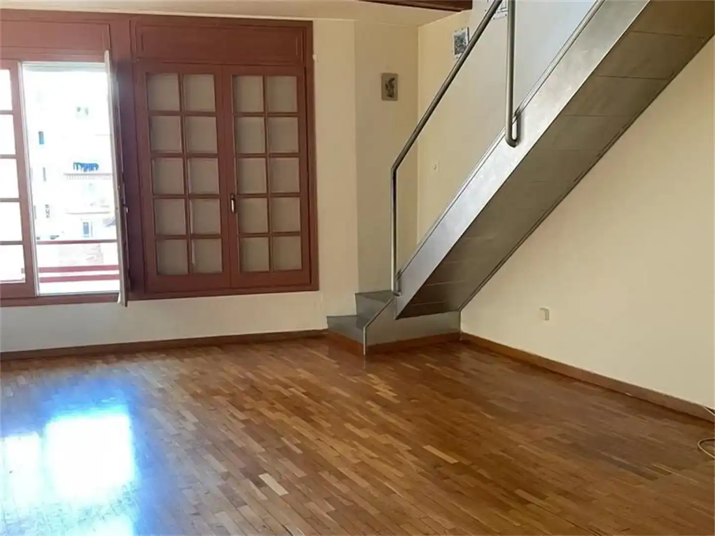Sala de estar de Loft en venta en Barcelona con Aire acondicionado y Parquet