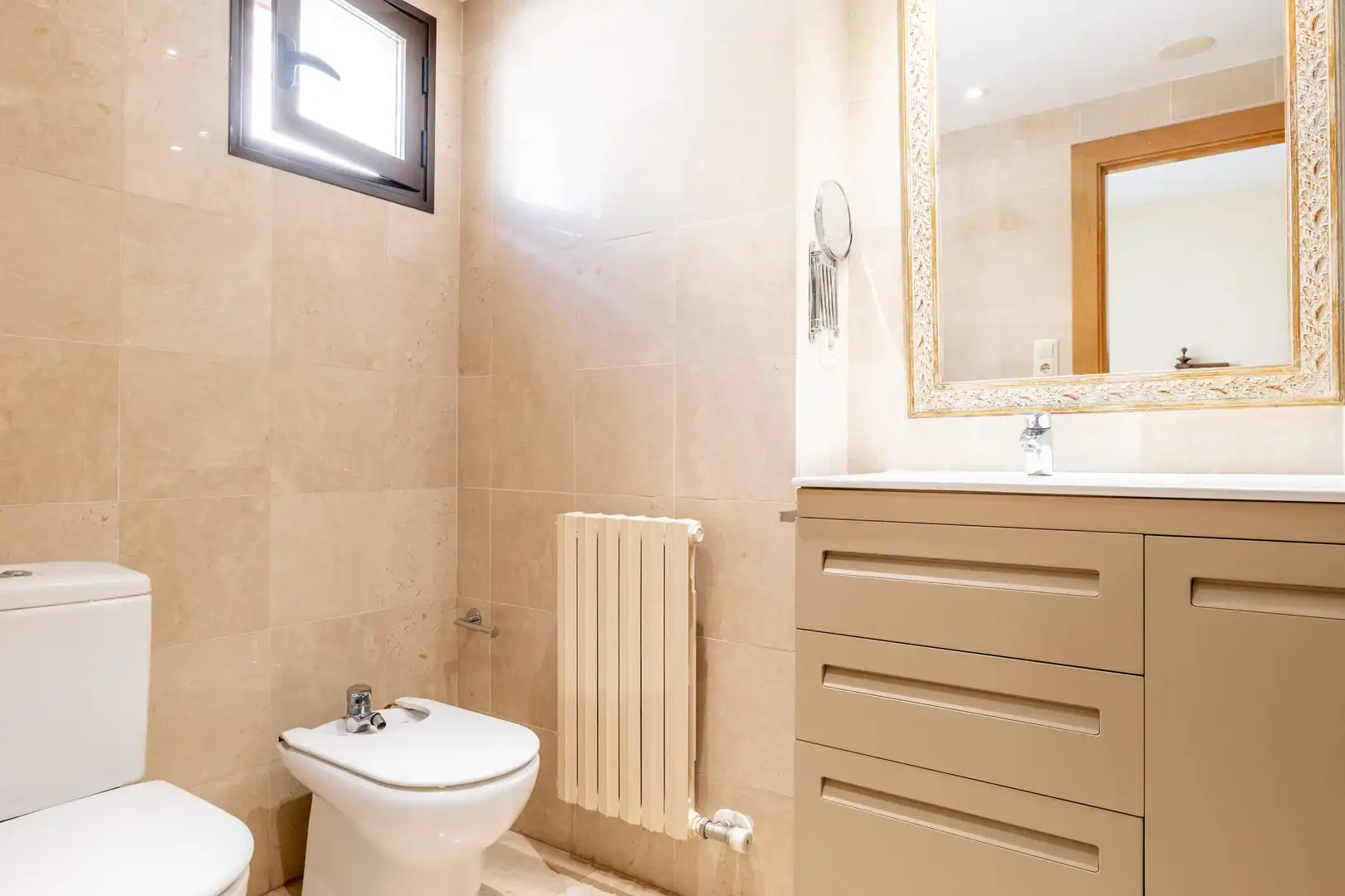 Bathroom of Duplexes for sale in Zaragoza  with Air Conditioner, Heating and Private garden