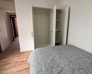 Bedroom of Flat to share in  Madrid Capital  with Heating and Washing machine