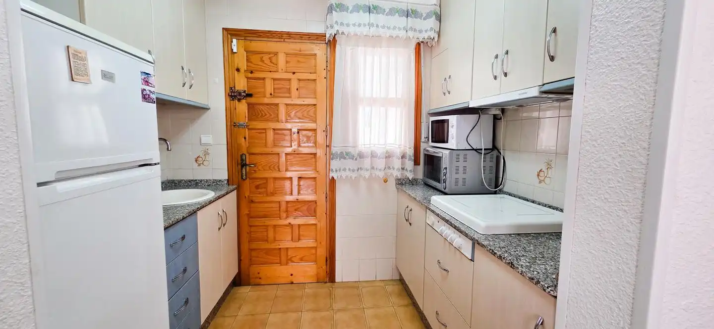 Küche von Einfamilien-Reihenhaus zur Miete in Santa Pola mit Klimaanlage, Terrasse und Möbliert