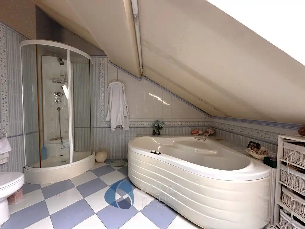 Baño de Casa o chalet en venta en  Logroño con Aire acondicionado, Calefacción y Jardín privado