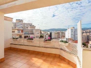 Ático con ascensor en venta en Ponent