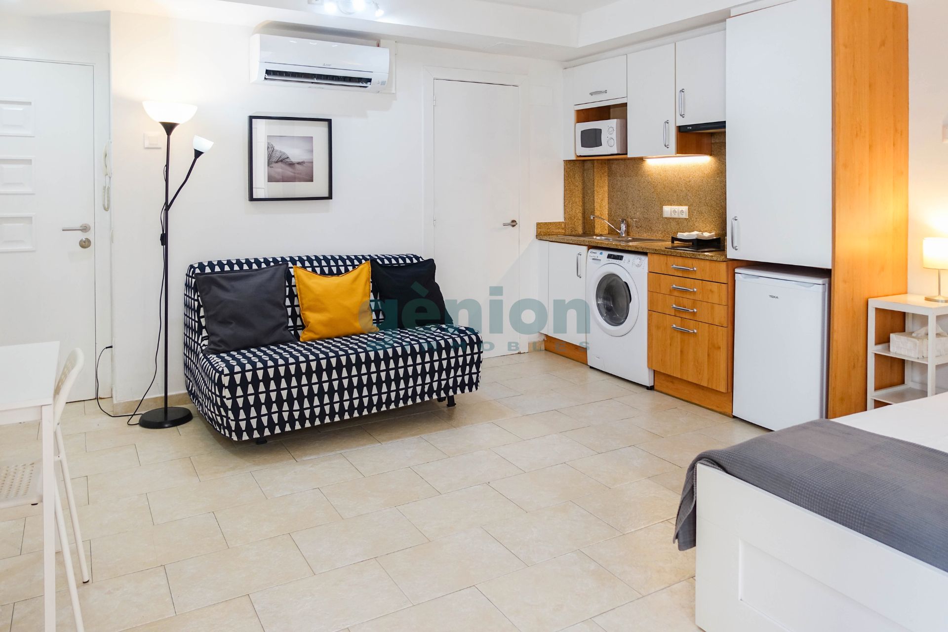 Dormitori de Apartament en venda en Girona Capital amb Aire condicionat, Calefacció i Moblat