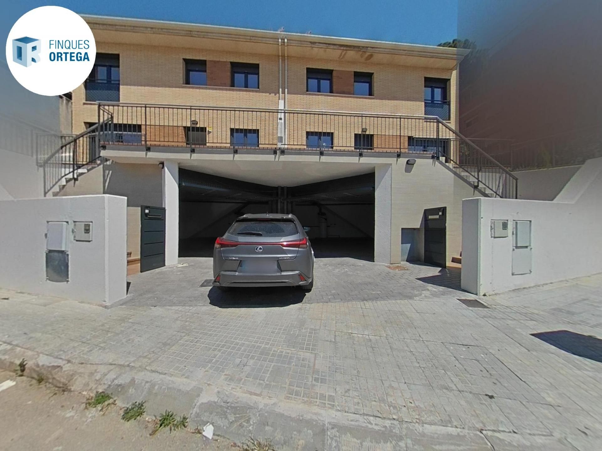 Parking of Single-family semi-detached for sale in El Papiol  with Heating, Terrace and Oven