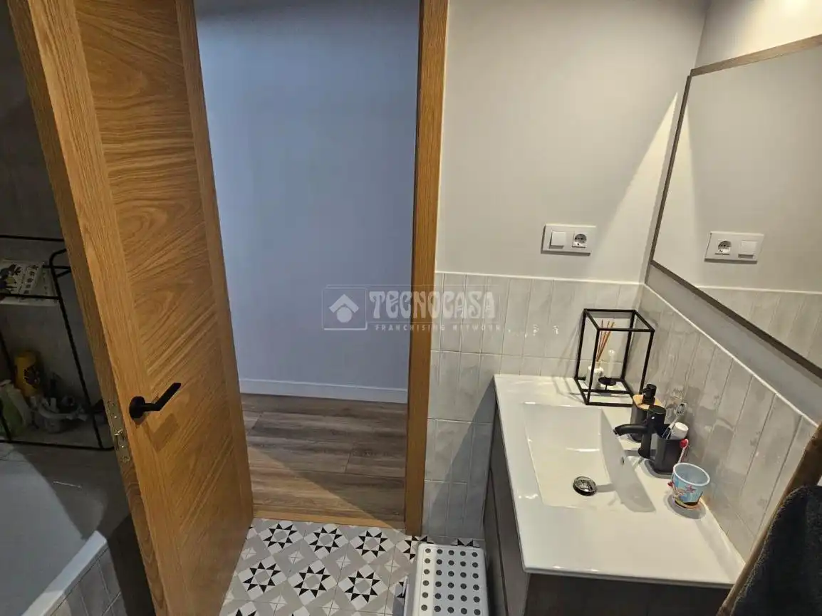 Badezimmer von Geschaftsraum zum Verkauf in Madrid mit Klimaanlage und Heizung