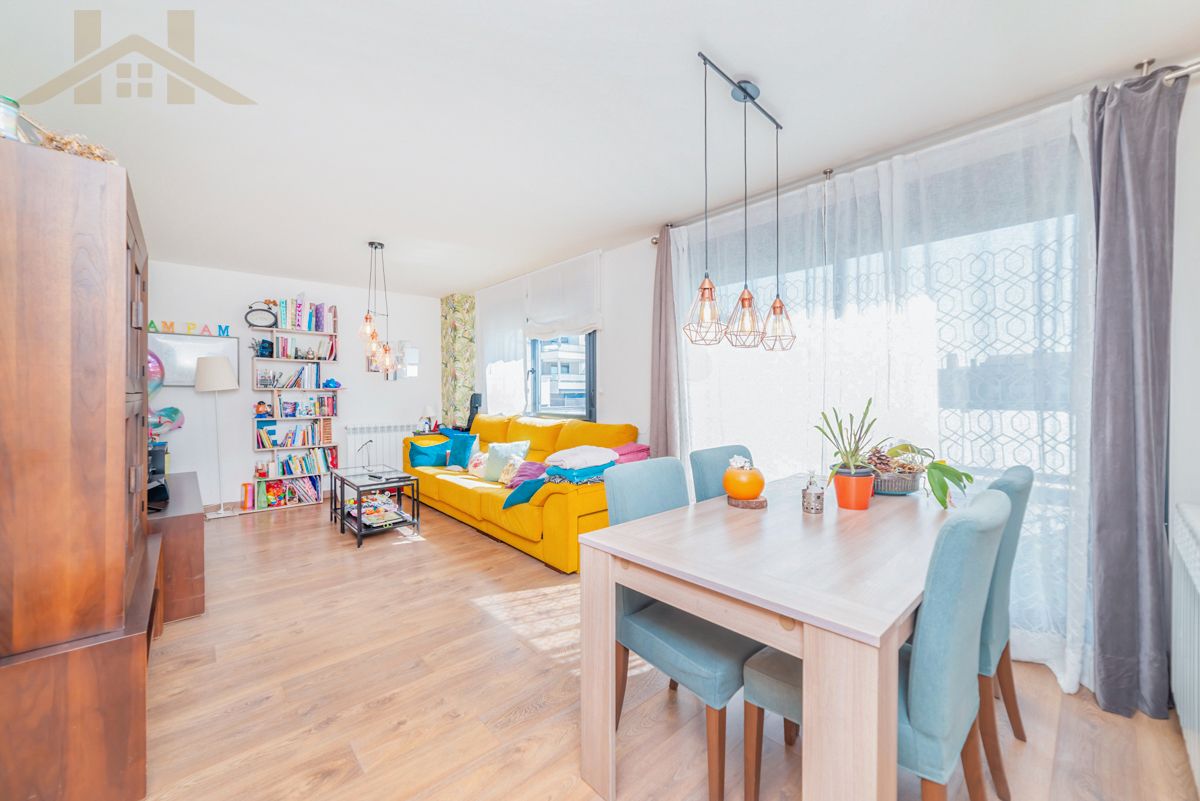 Living room of Flat for sale in Colmenar Viejo  with Heating, Parquet flooring and Terrace