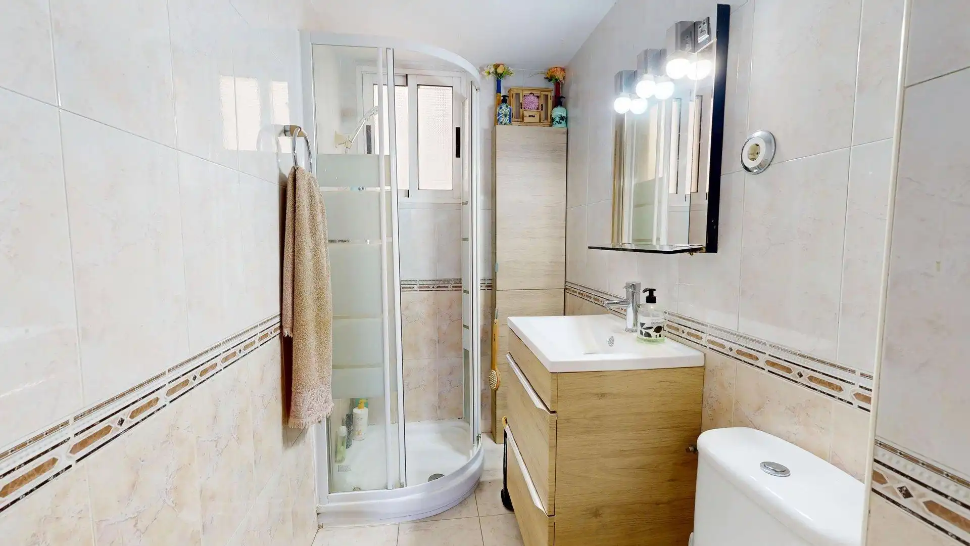 Baño de Piso en venta en Zaragoza con Aire acondicionado, Calefacción y Amueblado