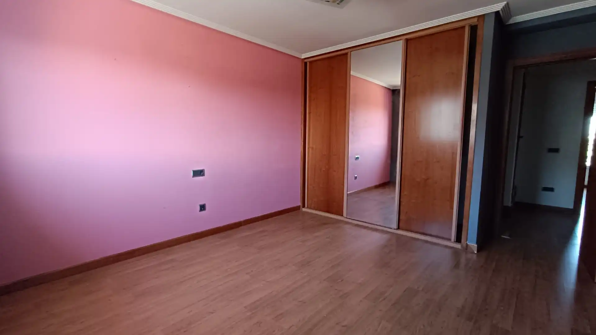 Schlafzimmer von Haus oder Chalet zum Verkauf in Villares de la Reina mit Heizung und Terrasse