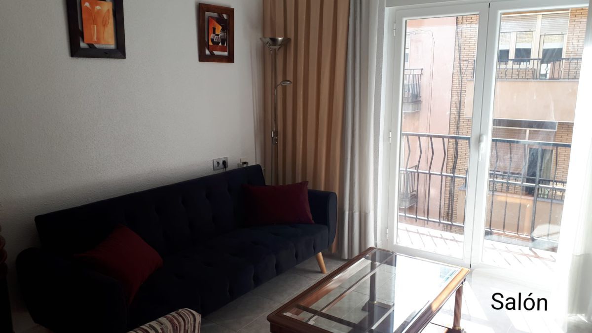 Living room of Flat to rent in Salamanca Capital  with Heating, Furnished and Balcony