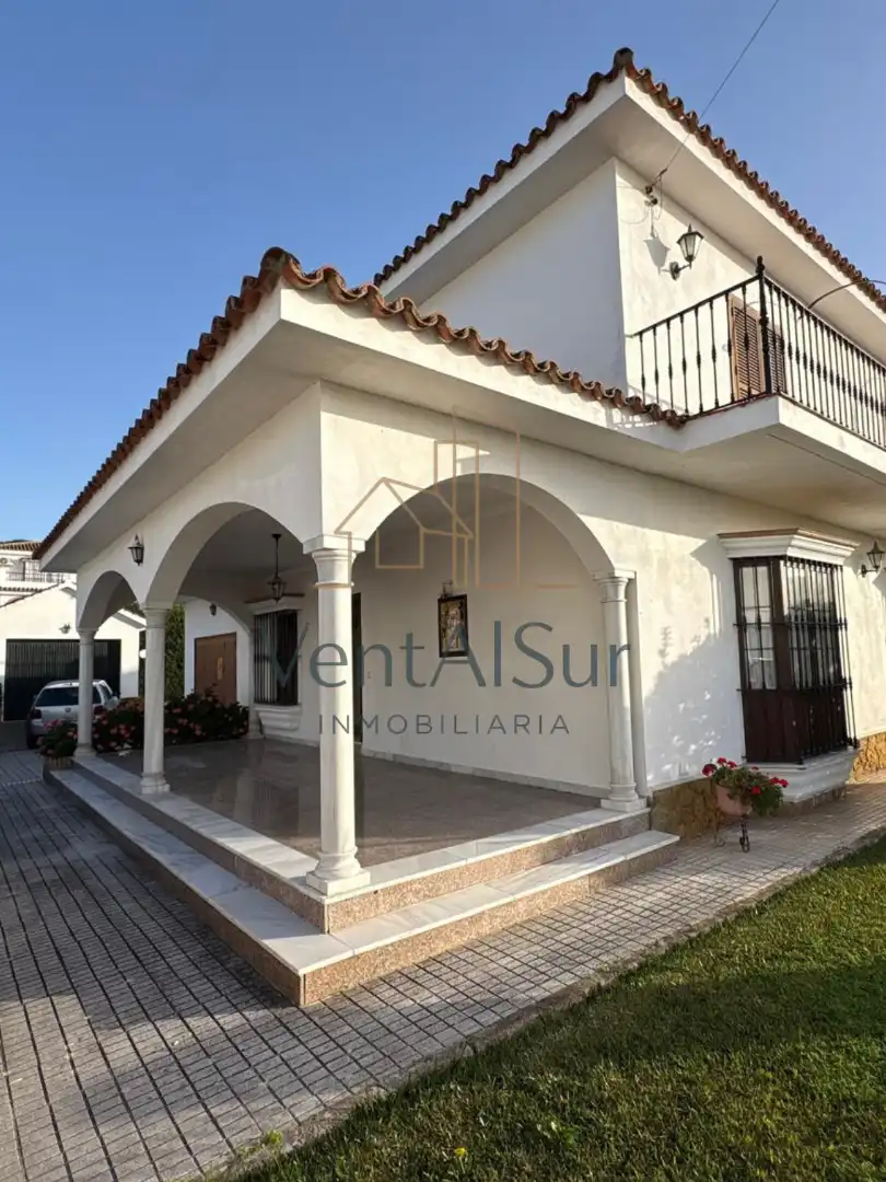 Exterior view of Houses for sale in Sanlúcar de Barrameda  with Private garden, Swimming Pool and Furnished