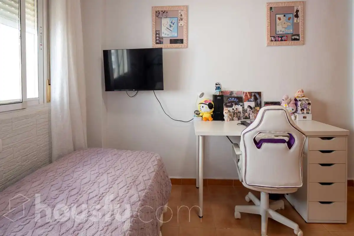 Houses for sale in Calle Atlántida, Alcorrín