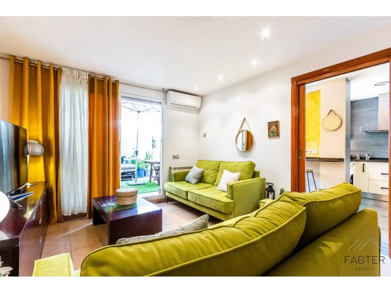 Wohnzimmer von Dachboden zum Verkauf in Terrassa mit Klimaanlage, Heizung und Terrasse