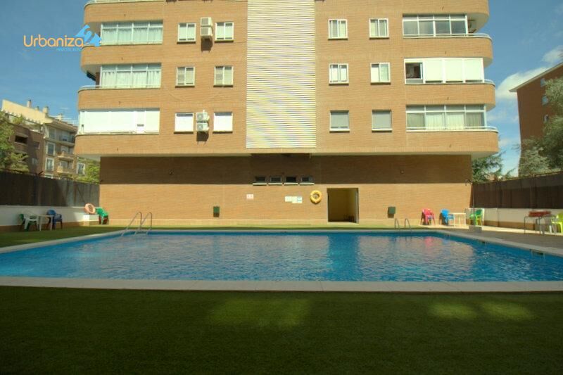 Piscina de Pis en venda en Badajoz Capital amb Aire condicionat, Terrassa i Balcó