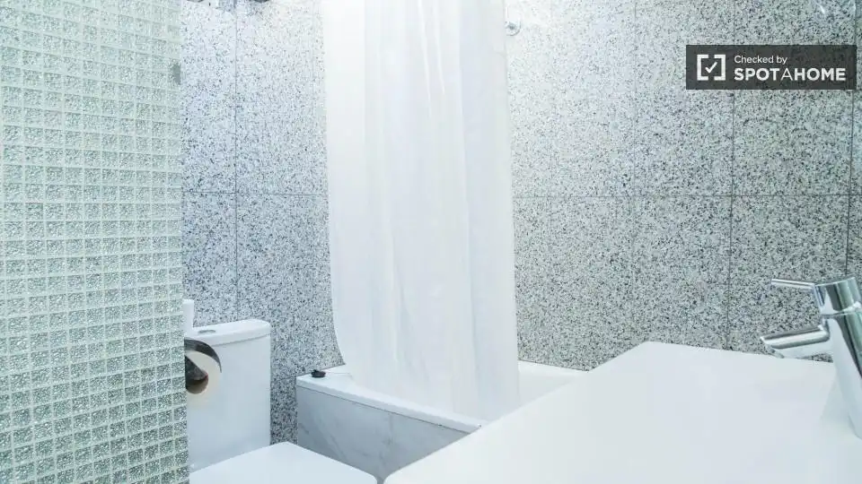 Habitació a Sant Gervasi- Galvany