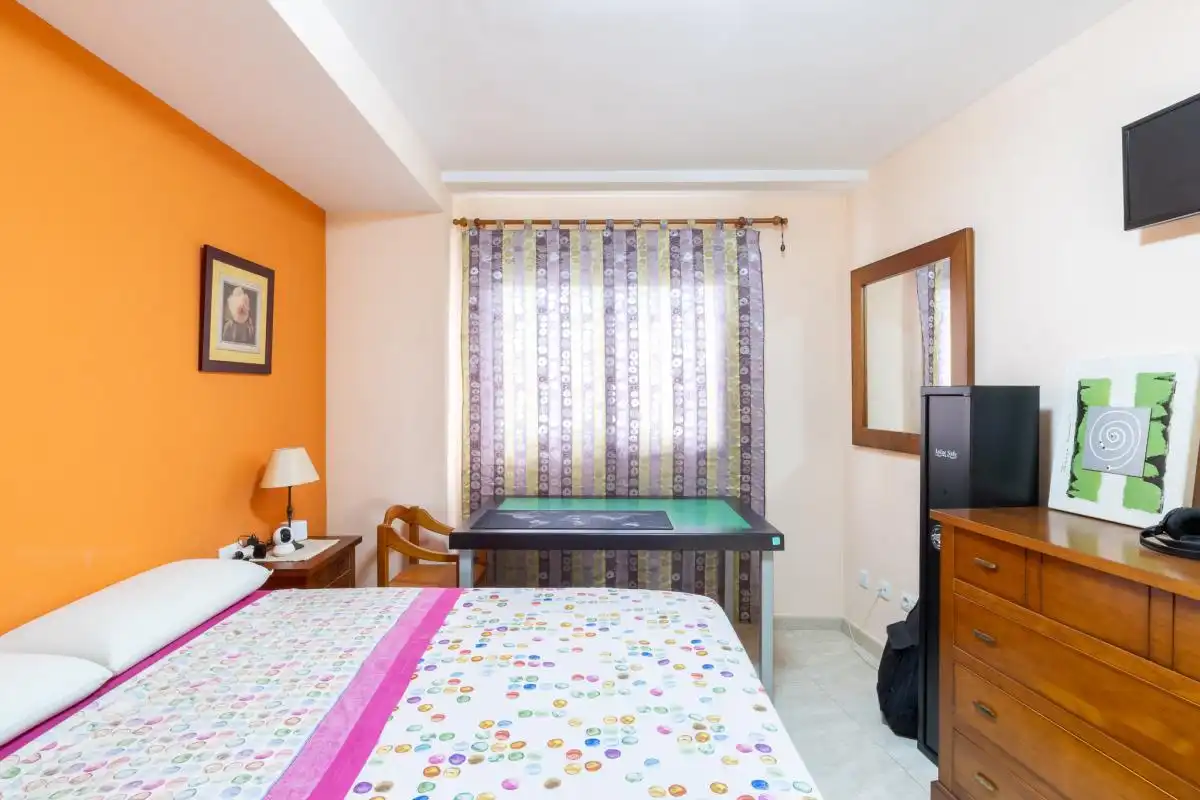 Schlafzimmer von Wohnung zum Verkauf in Montserrat mit Klimaanlage und Heizung