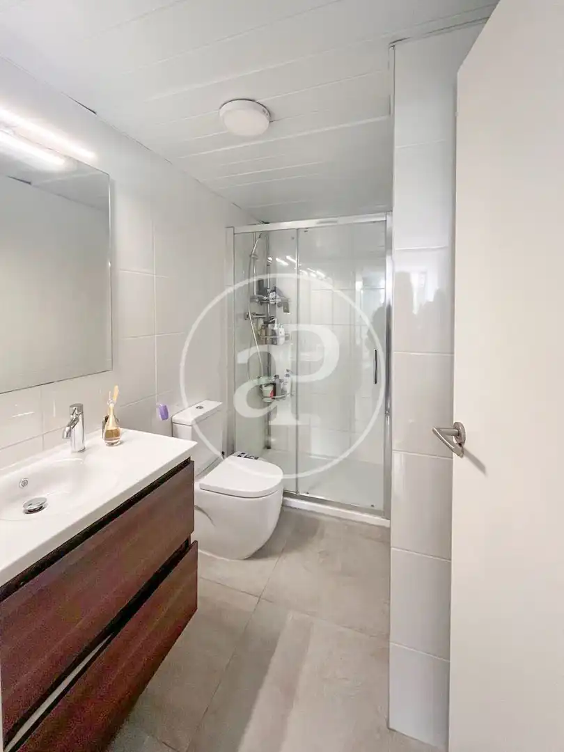 Baño de Piso en venta en Valencia con Aire acondicionado, Calefacción y Jardín privado