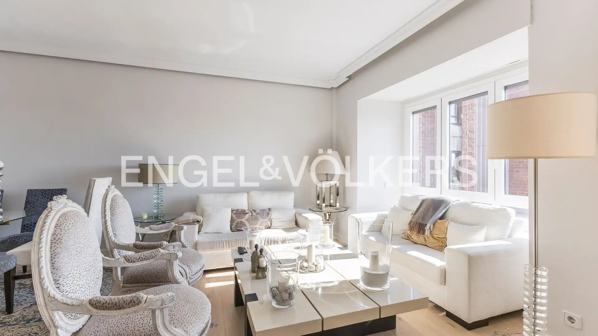 Wohnzimmer von Wohnung zum Verkauf in  Madrid Capital mit Heizung, Privatgarten und Abstellraum