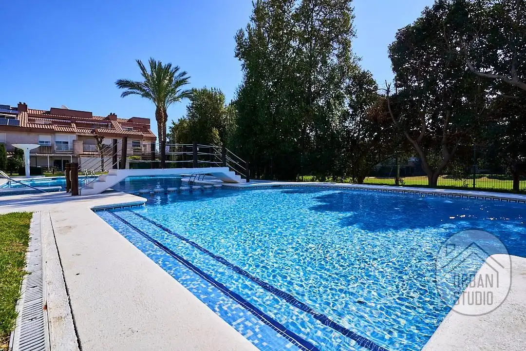 Piscina de Casa o xalet en venda en Alicante / Alacant amb Aire condicionat, Calefacció i Terrassa