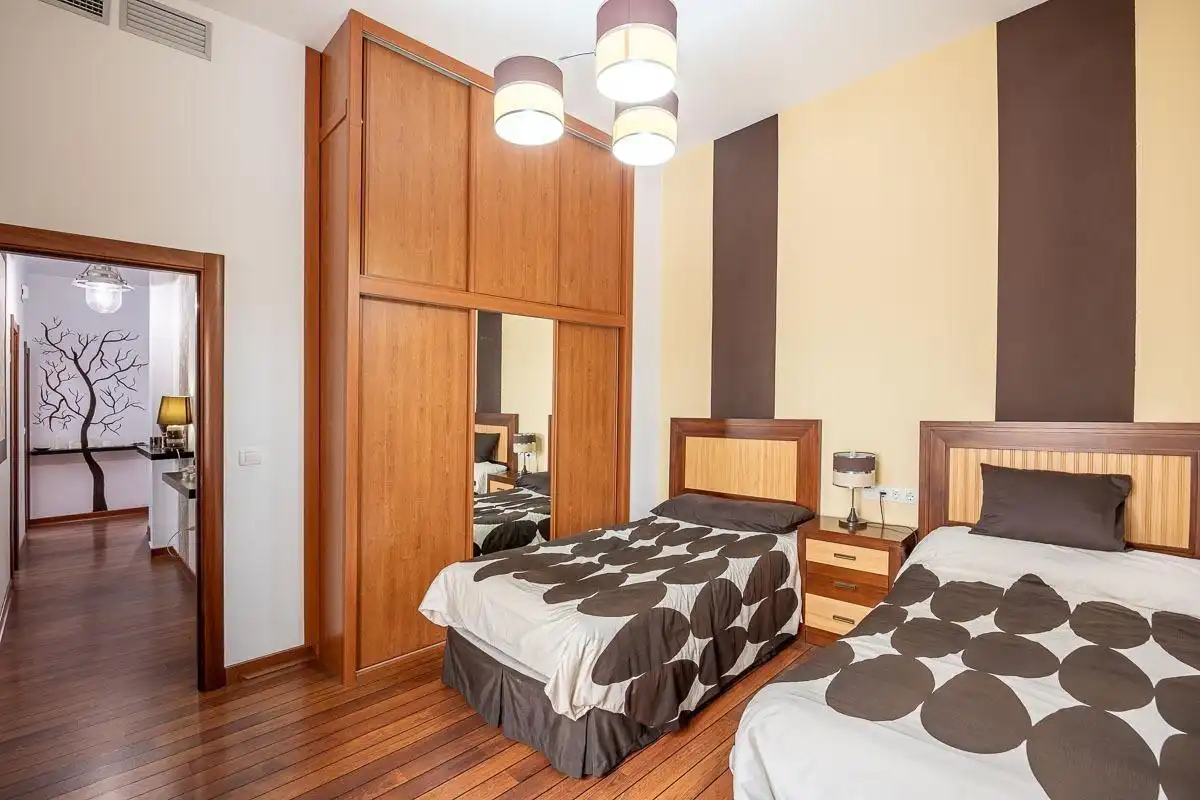 Bedroom of Flat for sale in Granada  with Air Conditioner, Terrace and Balcony
