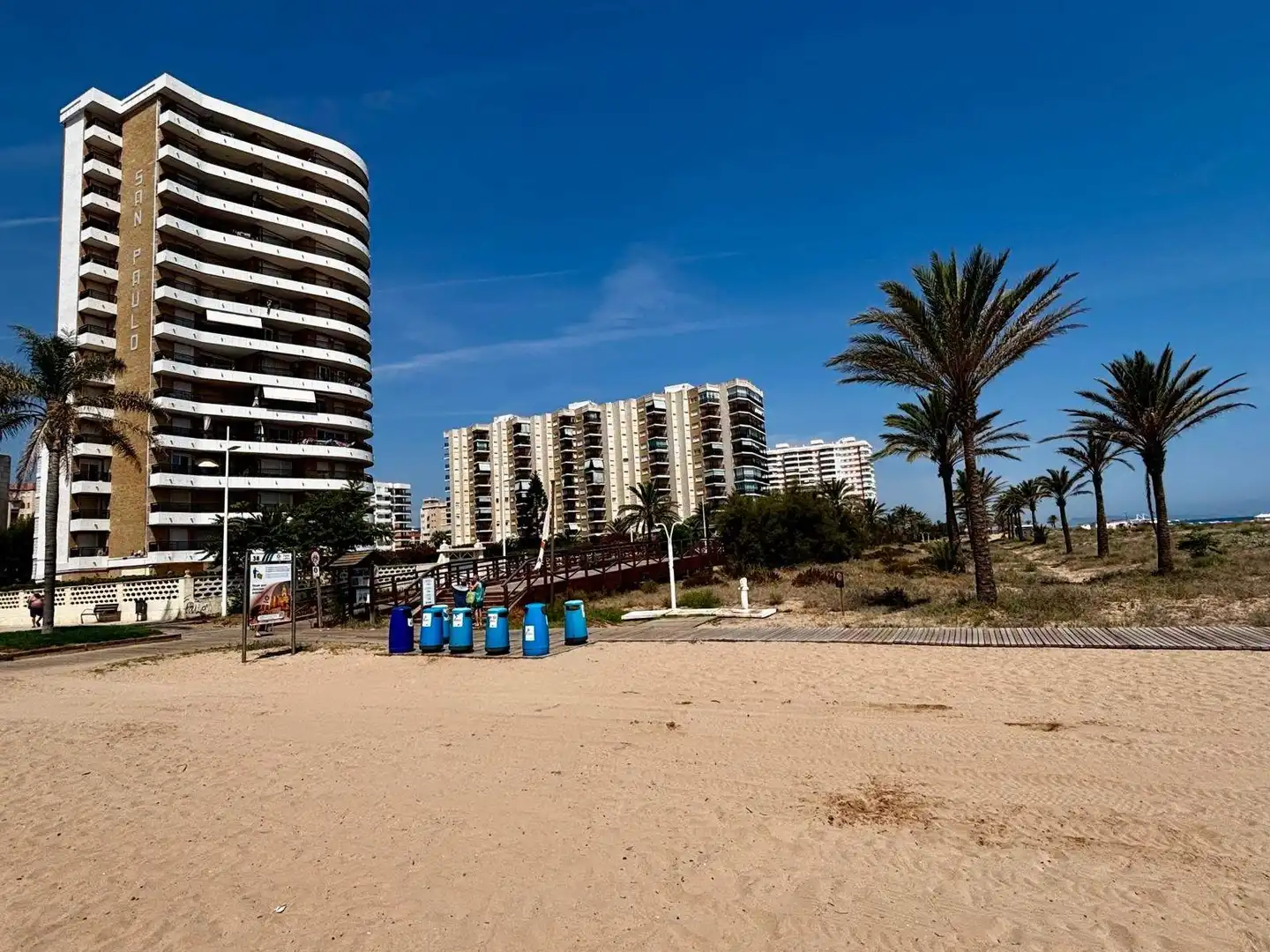 Vista exterior de Apartament en venda en Gandia amb Jardí privat, Terrassa i Balcó