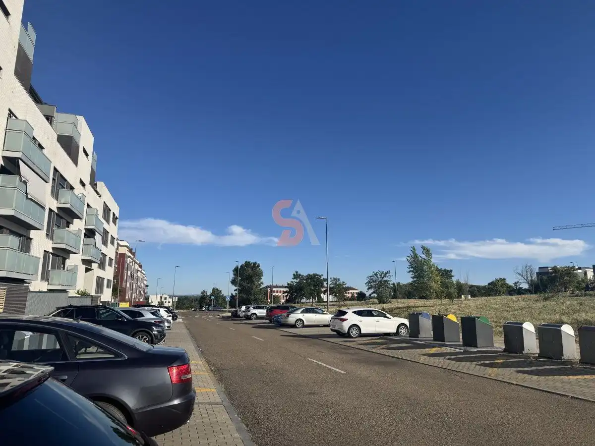 Parking de Piso de alquiler en Arroyo de la Encomienda con Aire acondicionado, Calefacción y Terraza