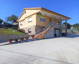 Vista exterior de Casa o xalet en venda en Cangas 