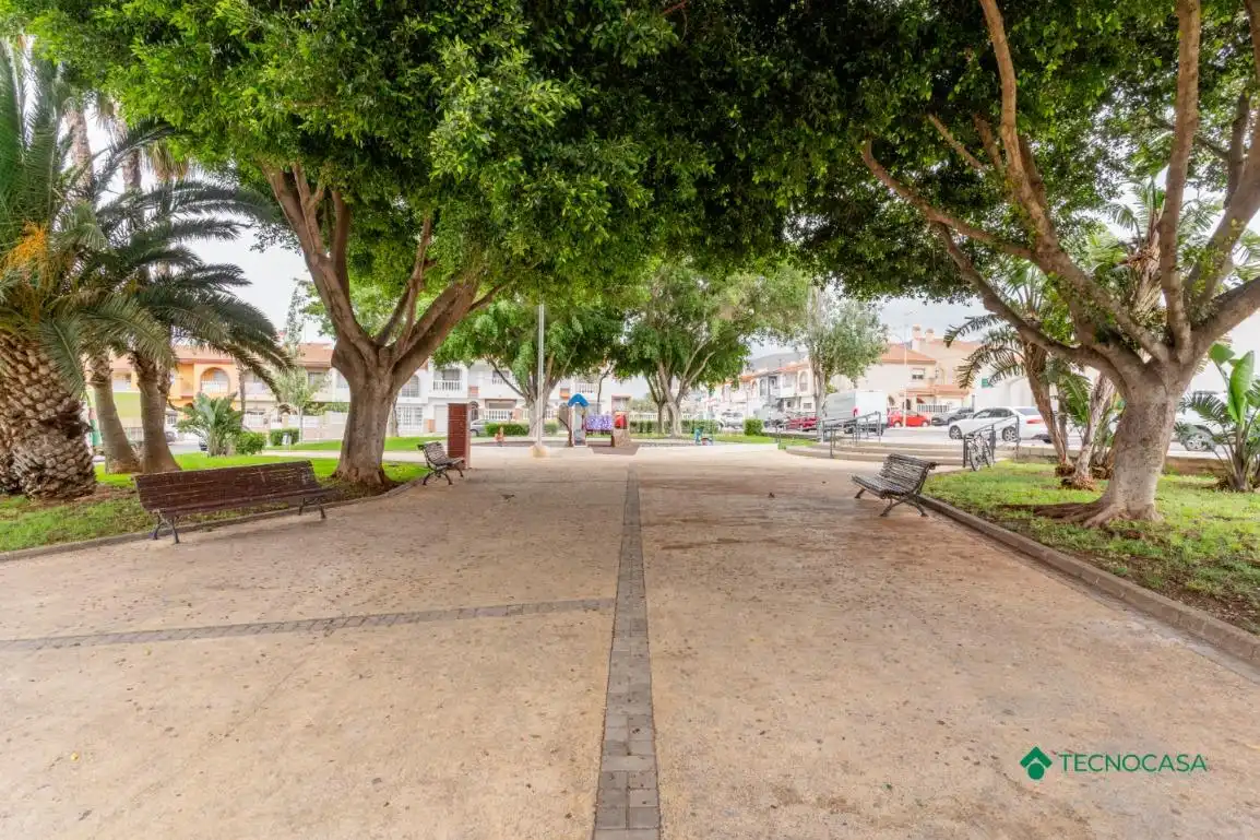 Vista exterior de Piso en venta en Roquetas de Mar con Aire acondicionado, Terraza y Balcón