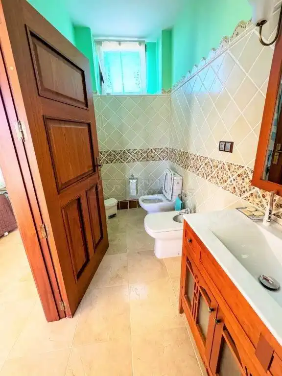 Bany de Casa o xalet en venda en Orihuela amb Aire condicionat, Jardí privat i Traster