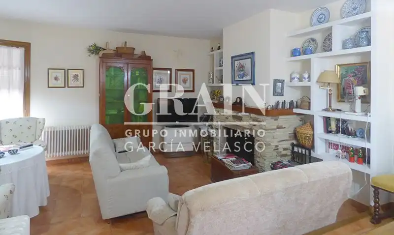Sala d'estar de Casa o xalet en venda en Albacete amb Calefacció, Jardí privat i Piscina