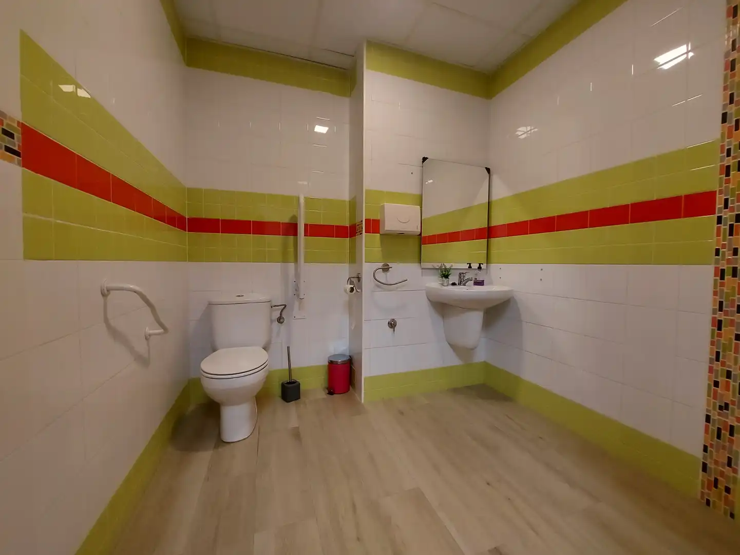 Bathroom of Commercial properties for sale in  Logroño