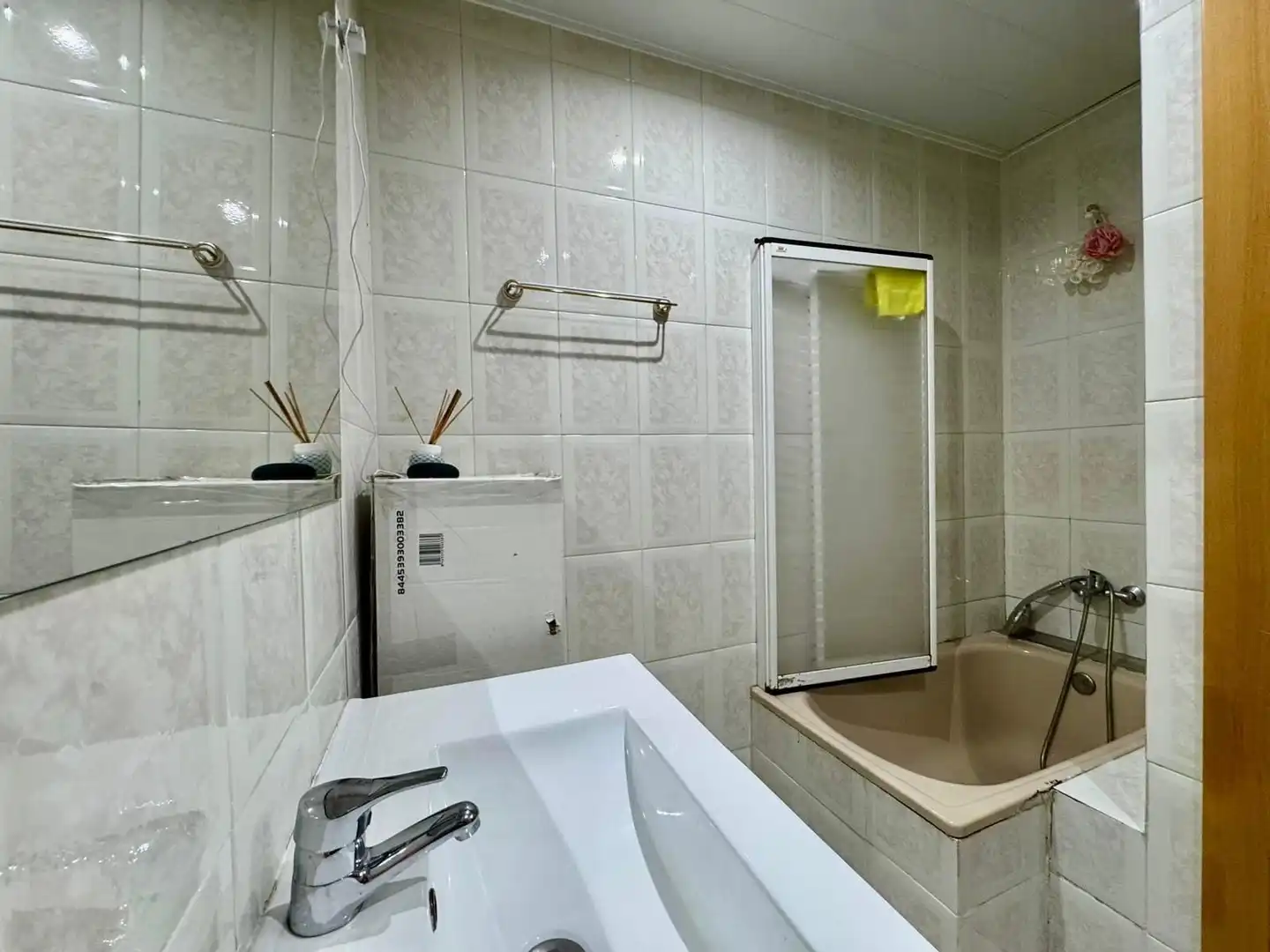 Bathroom of Flat for sale in Badalona  with Air Conditioner and Heating