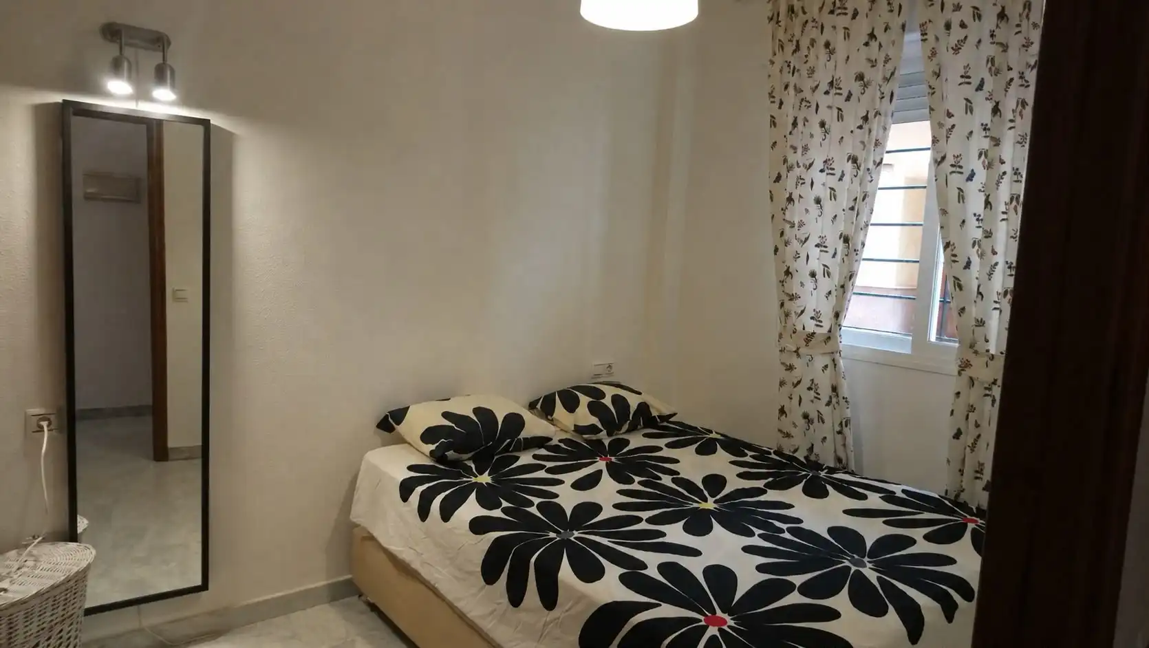 Bedroom of Flat for rent in Mairena del Aljarafe  with Terrace, Furnished and Community pool