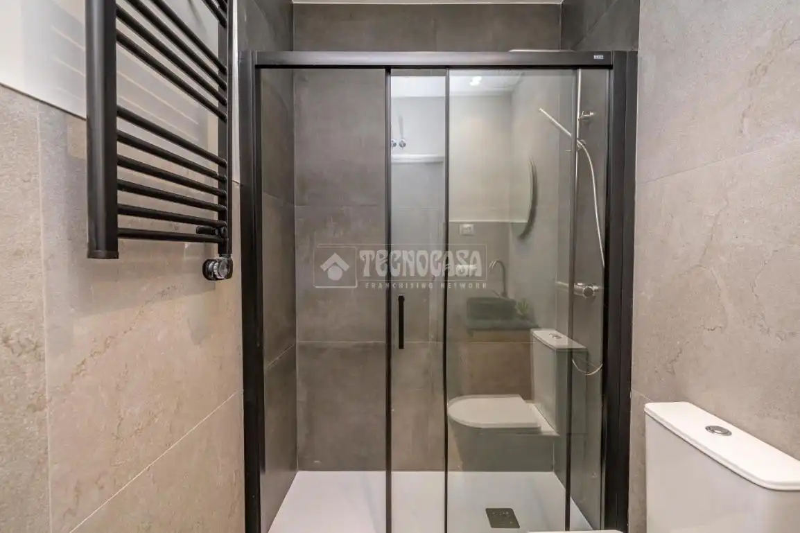 Baño de Piso en venta en Madrid con Aire acondicionado y Amueblado