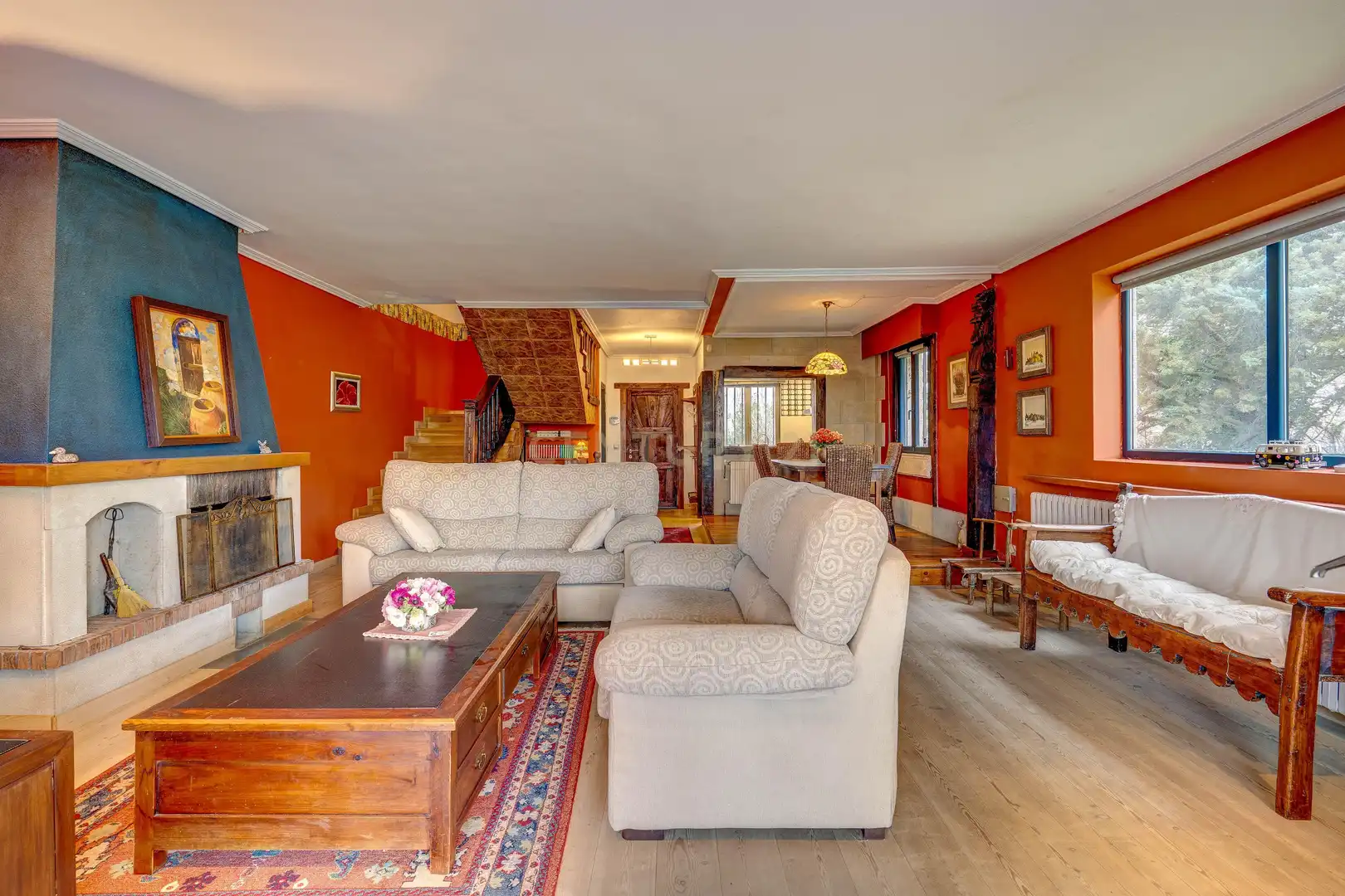 Wohnzimmer von Einfamilien-Reihenhaus zum Verkauf in Anguciana mit Privatgarten, Abstellraum und Schwimmbad