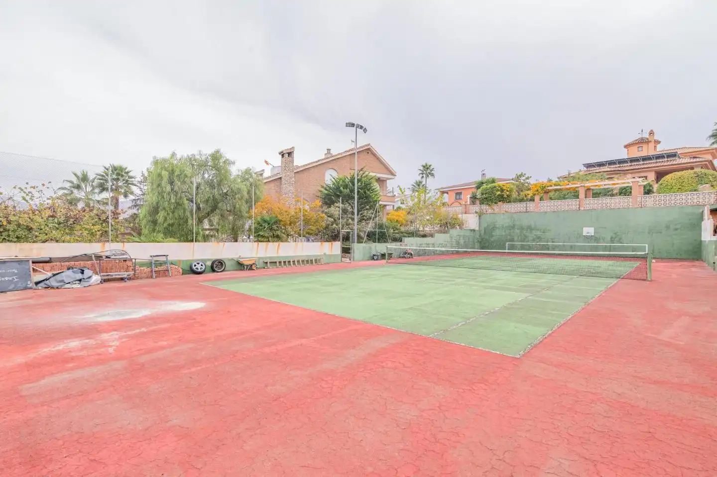 Vista exterior de Casa o xalet en venda en La Zubia amb Calefacció, Jardí privat i Terrassa