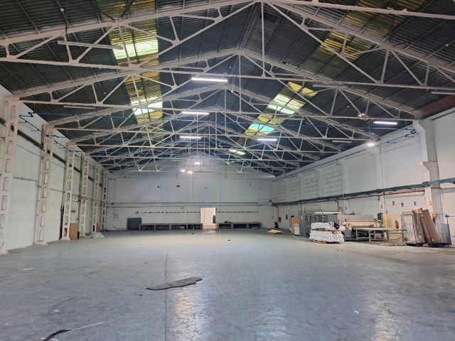 Nau industrial de lloguer en L'Hospitalet de Llobregat