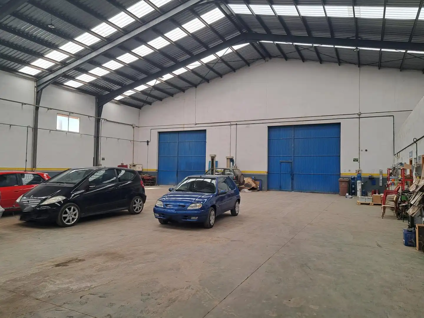 Aparcament de Nau industrial en venda en Utiel