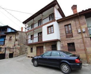 Vista exterior de Casa o xalet en venda en Cieza (Cantabria) amb Terrassa i Balcó