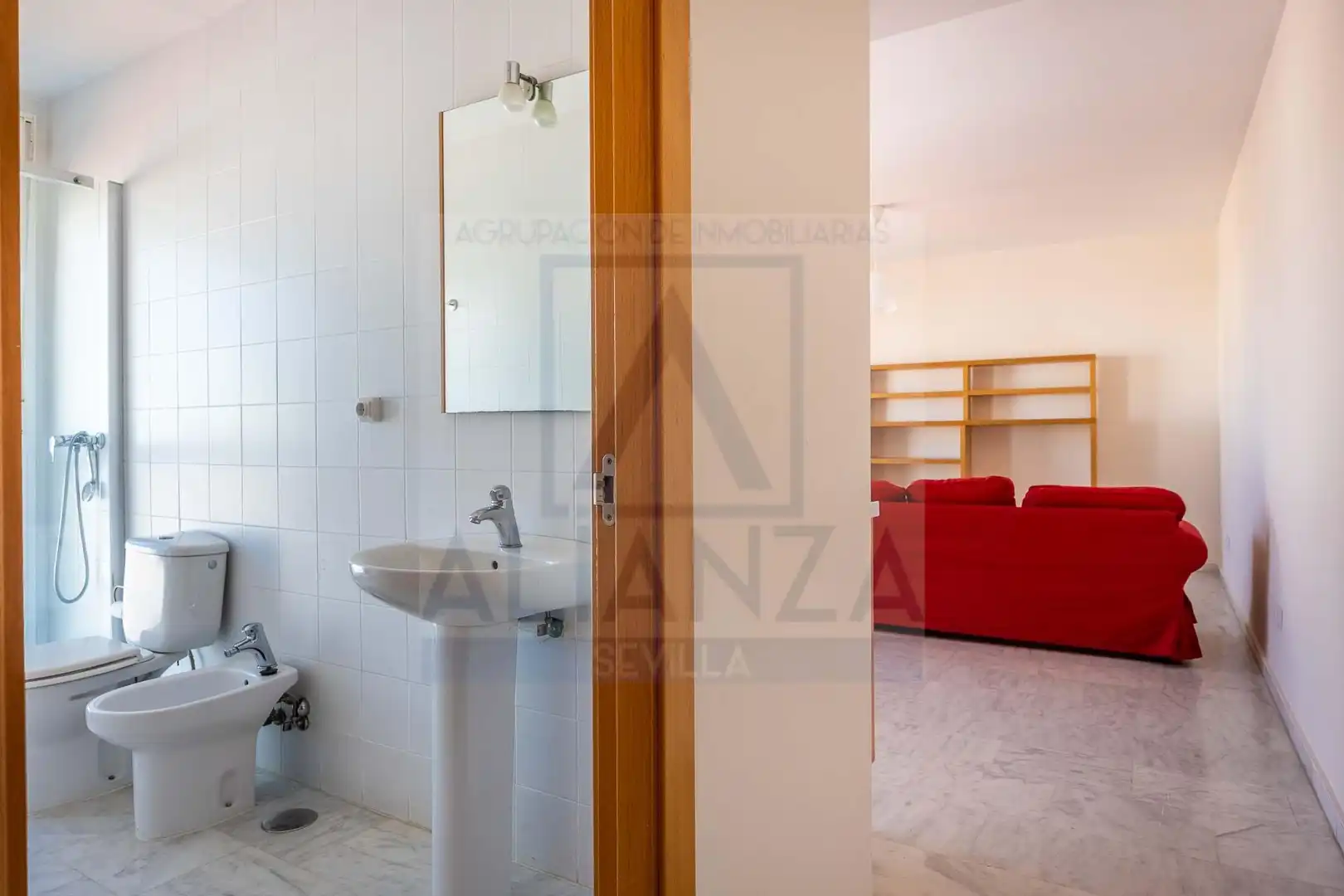 Bany de Pis en venda en Camas amb Aire condicionat i Balcó