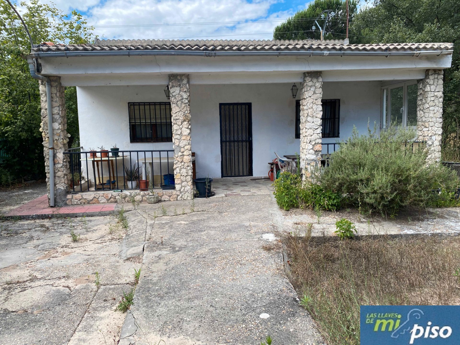 Vista exterior de Casa o xalet en venda en Traspinedo amb Jardí privat, Terrassa i Traster
