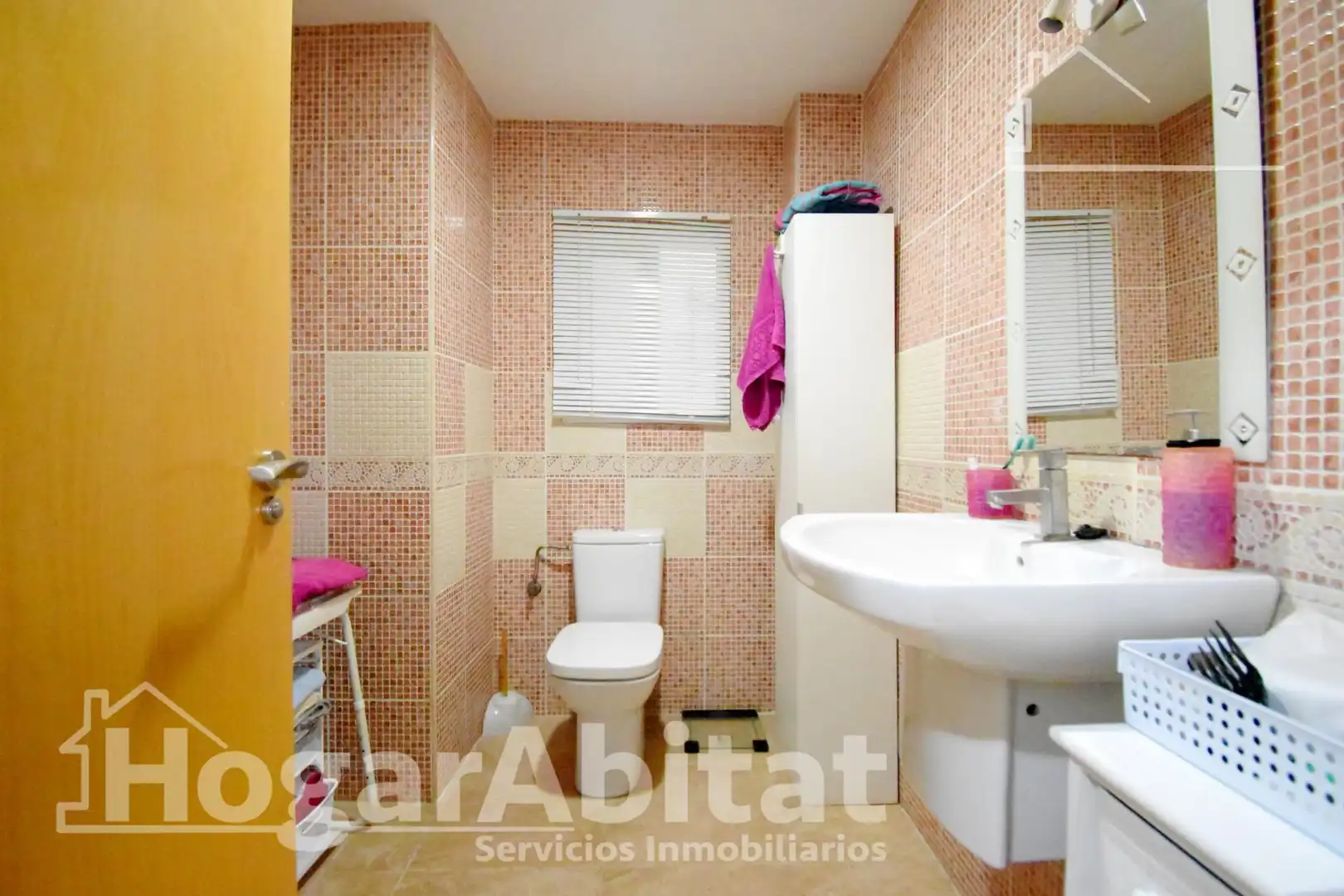 Bathroom of Flat for sale in Oliva  with Air Conditioner, Heating and Terrace