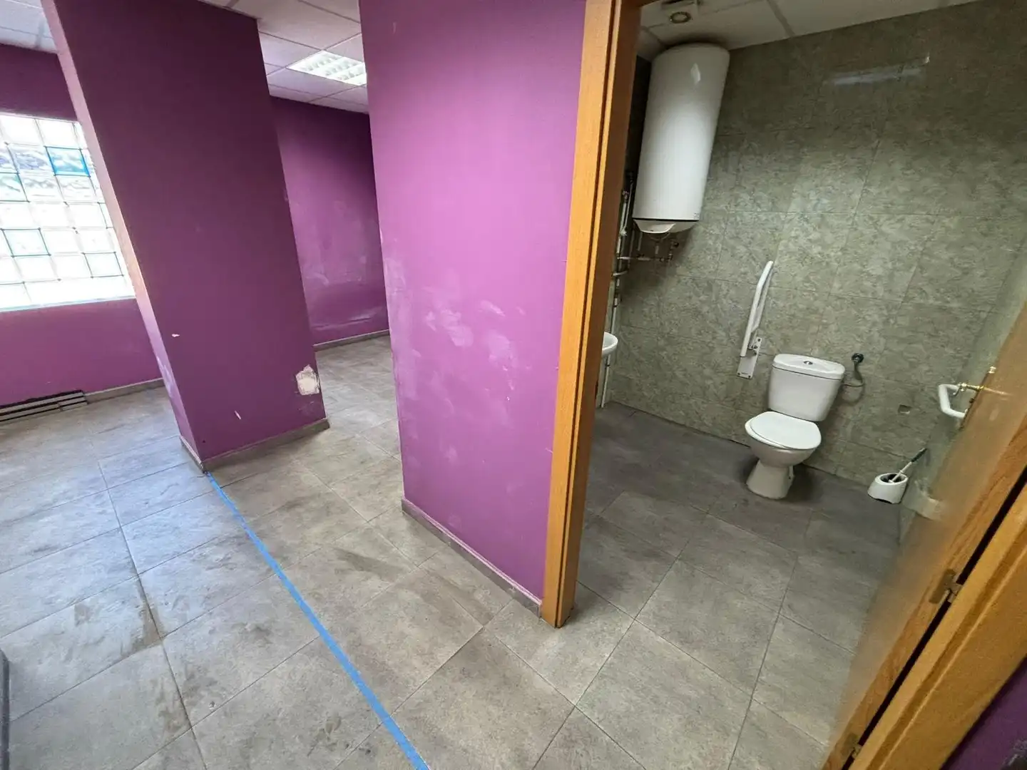 Badezimmer von Geschaftsraum zum Verkauf in Madrid