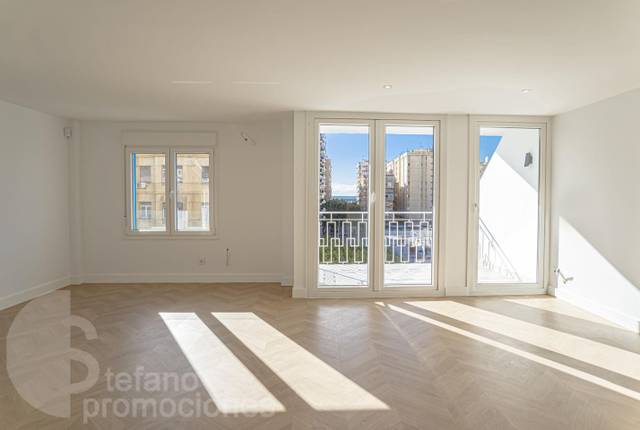 Piso en Venta en Reding en La Malagueta - Monte Sancha