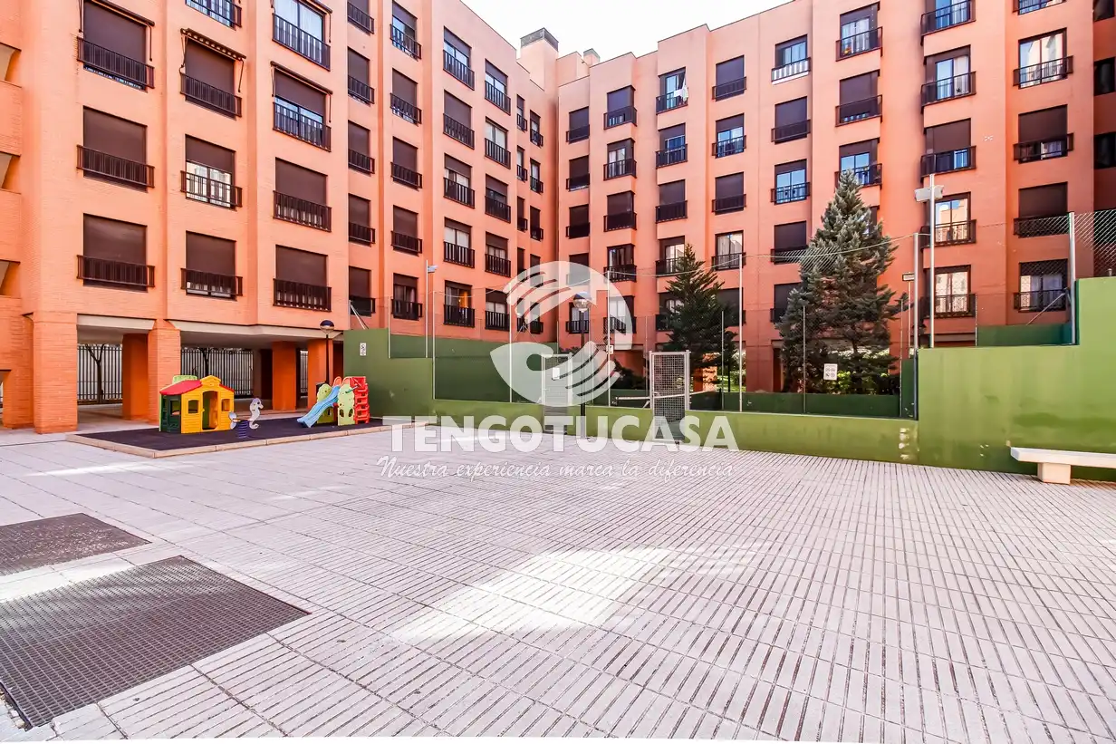 Piso en venta en Calle de Belfast, Rejas
