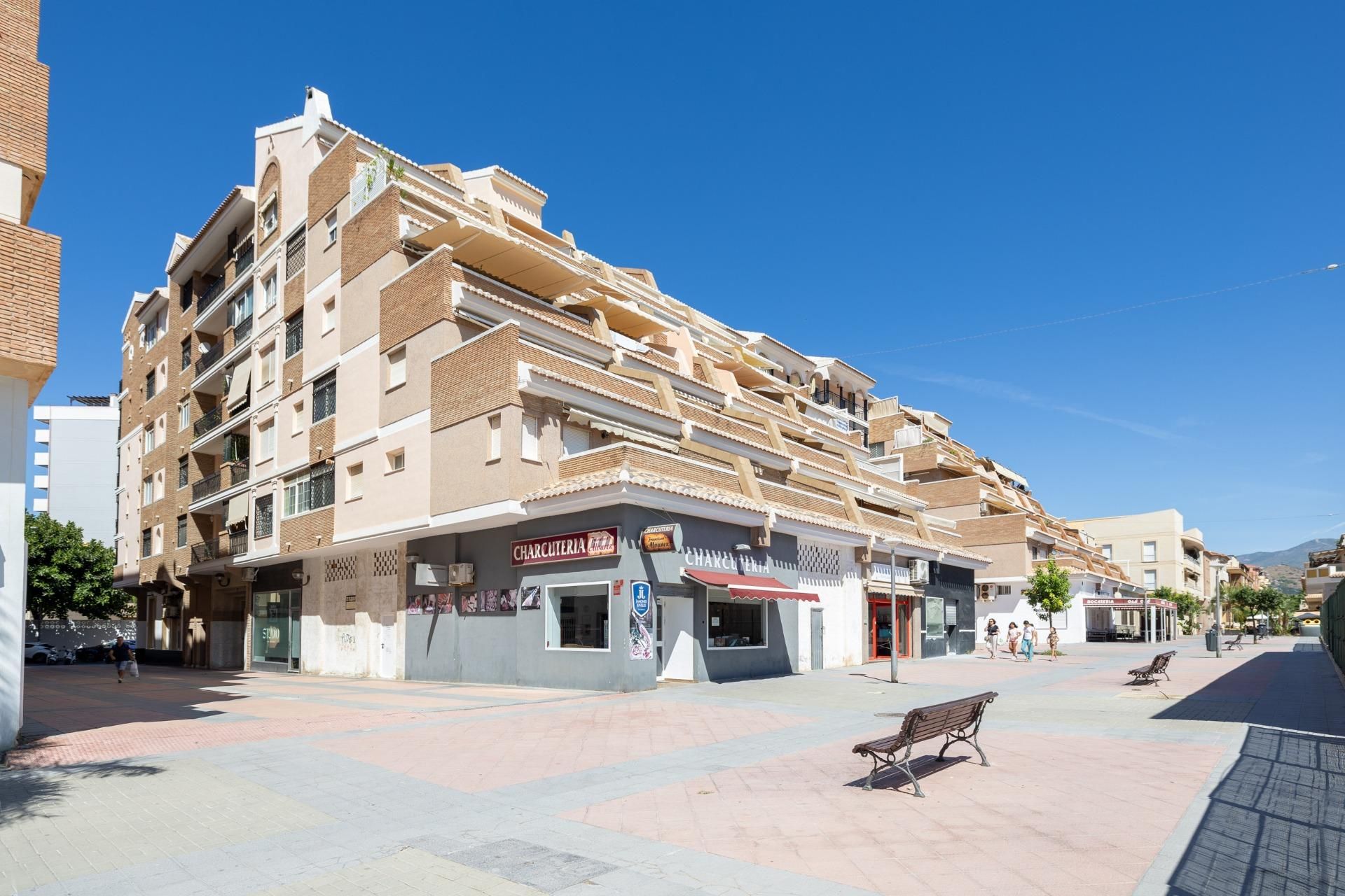 Flat for sale in Calle de Mariana Pineda, Almuñecar Centro