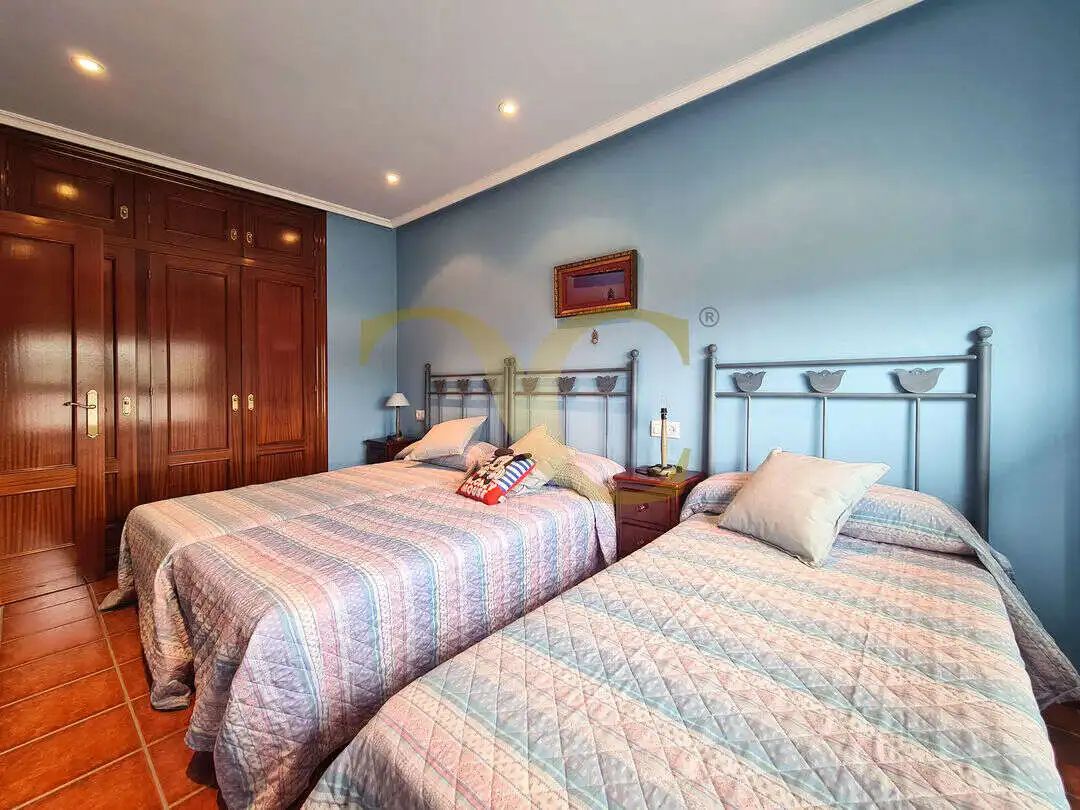 Habitación de Casa o chalet en venta en Gijón  con Calefacción, Jardín privado y Terraza